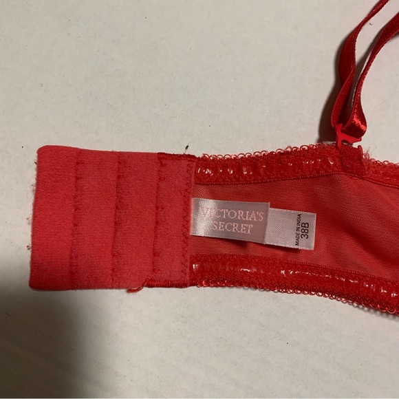 Victoria's Secret Vintage Red Lace Padded Bra Size 38B - Picture 7 of 9